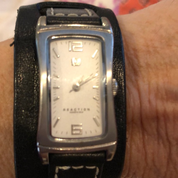 Reaction Watch - Picture 5 of 5